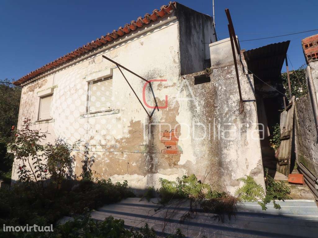 Moradia T2 para recuperar em Casais Maçaricos - Aldeia Gavinha - Grande imagem: 3/16