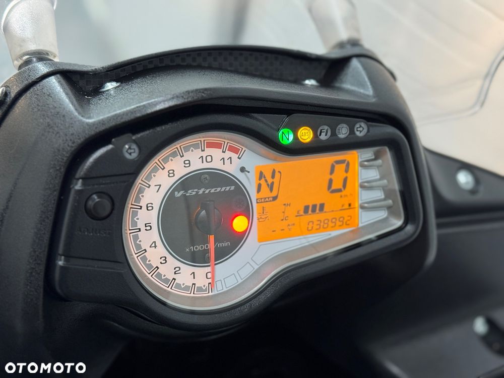 Suzuki V-STROM - 23