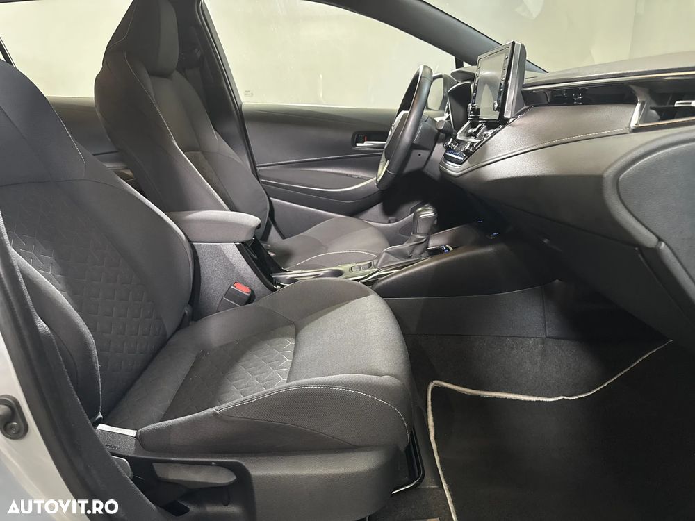 Toyota Corolla - 12
