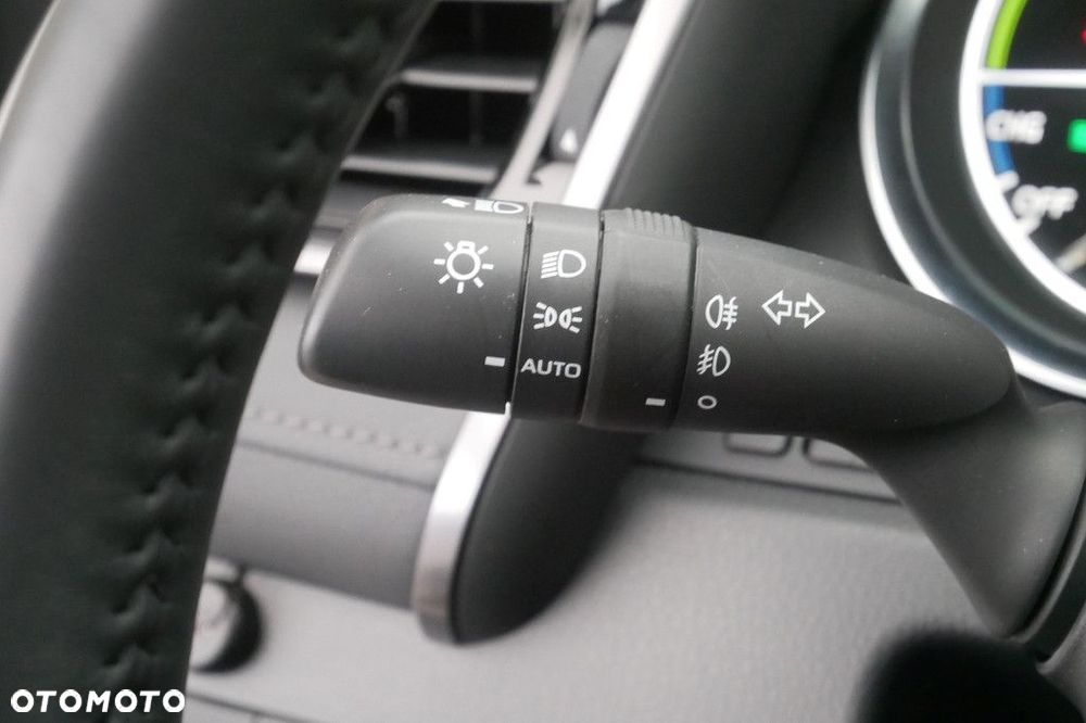 Toyota Camry 2.5 Hybrid Comfort CVT - 25