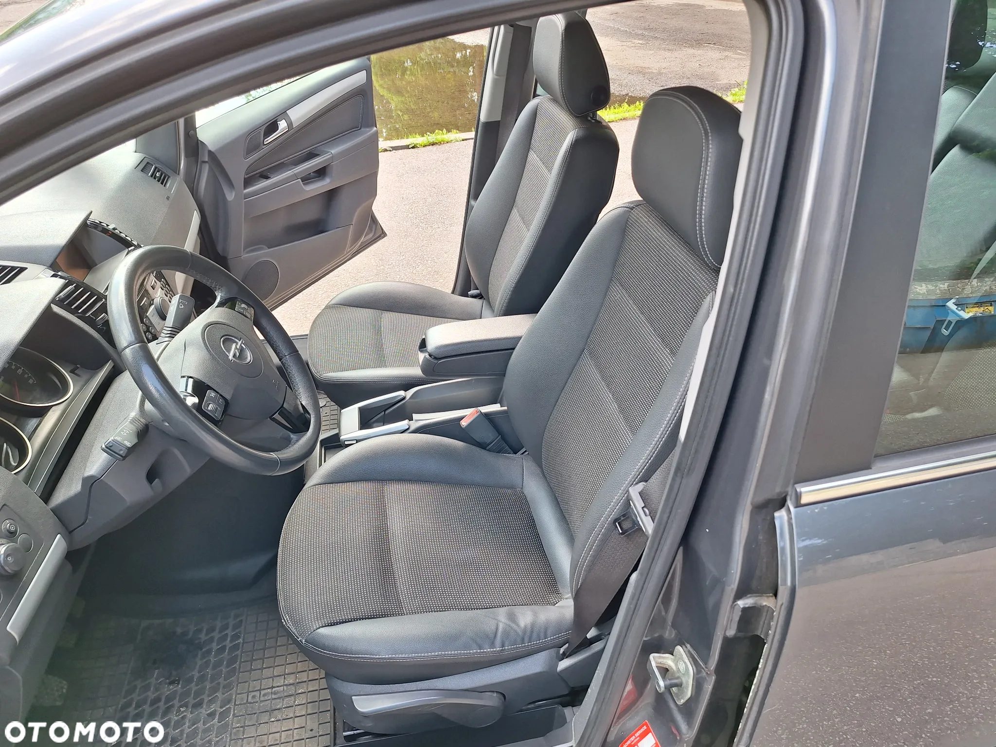 Opel Zafira - 10
