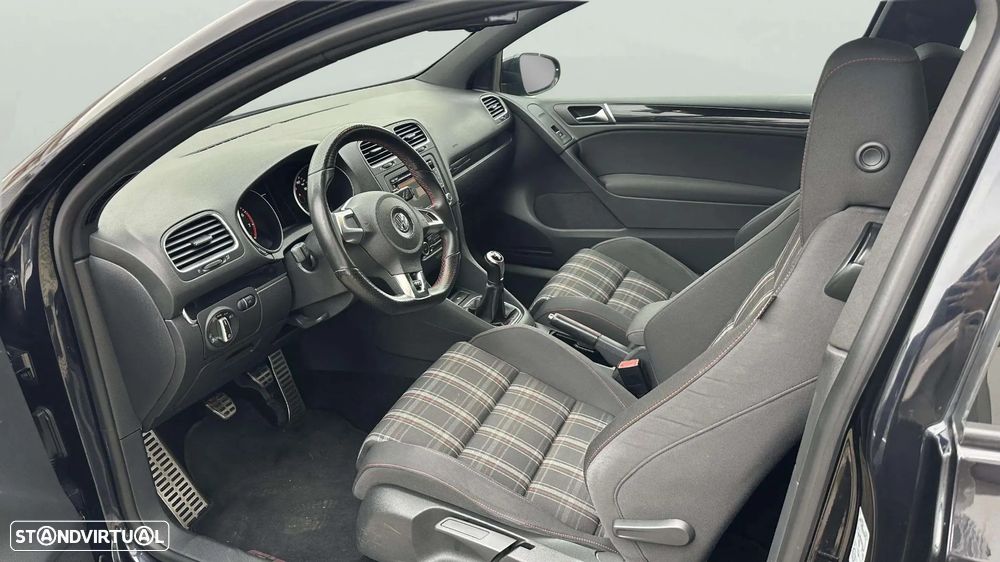 VW Golf 2.0 GTI - 10