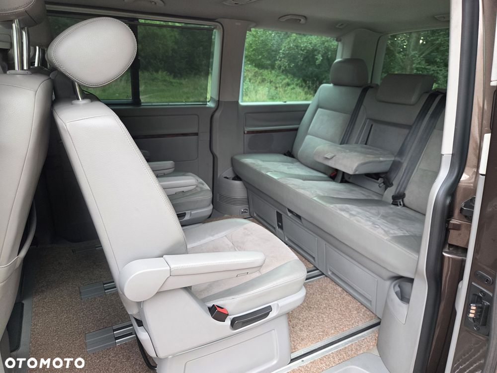 Volkswagen Multivan 2010 photo 3