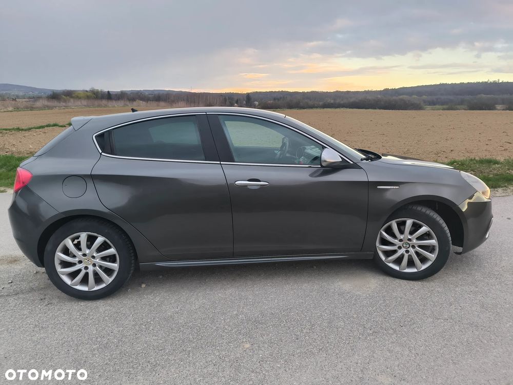 Alfa Romeo Giulietta 2.0 JTDM 16V - 3