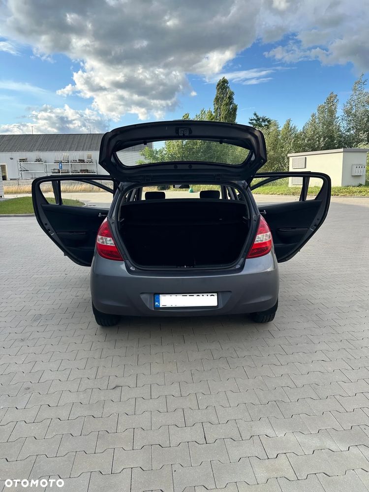 Hyundai i20 - 18