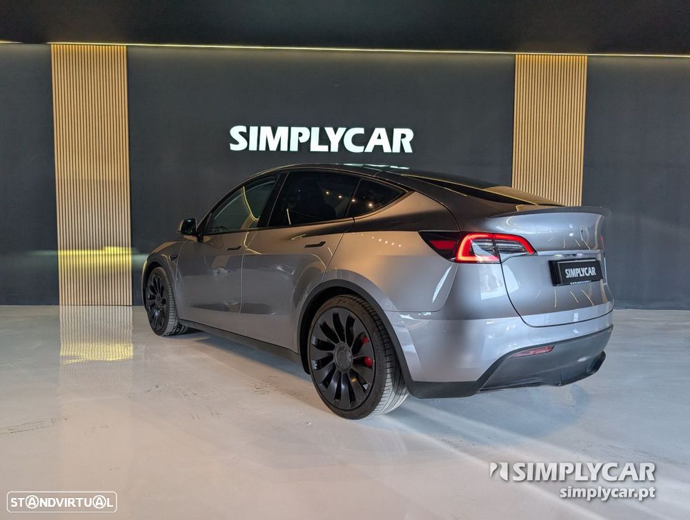 Tesla Model Y - 5