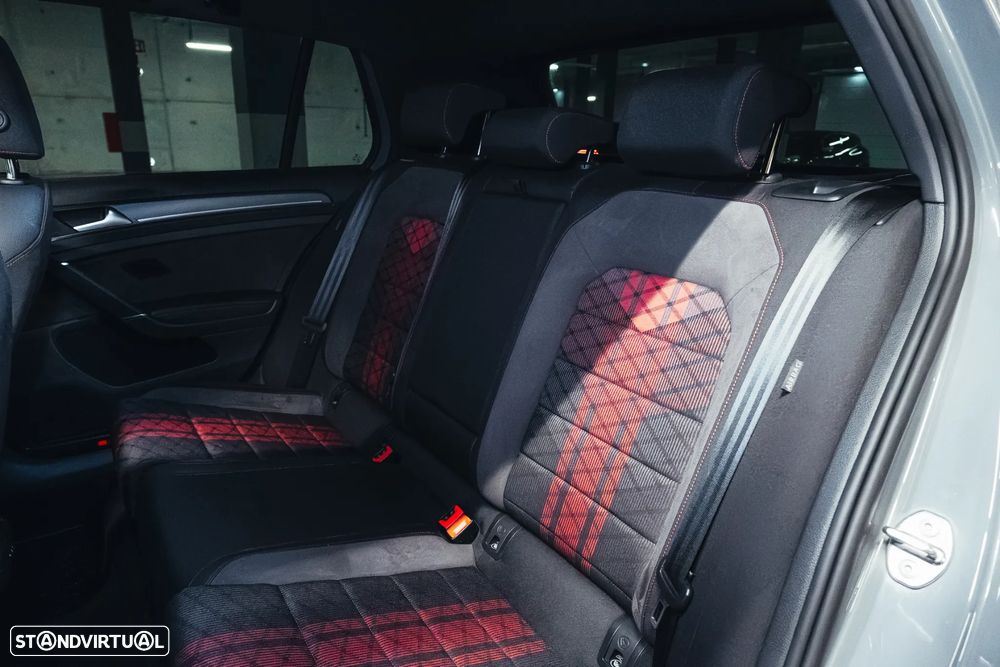 VW Golf GTI TCR 2.0 TSI OPF DSG - 41