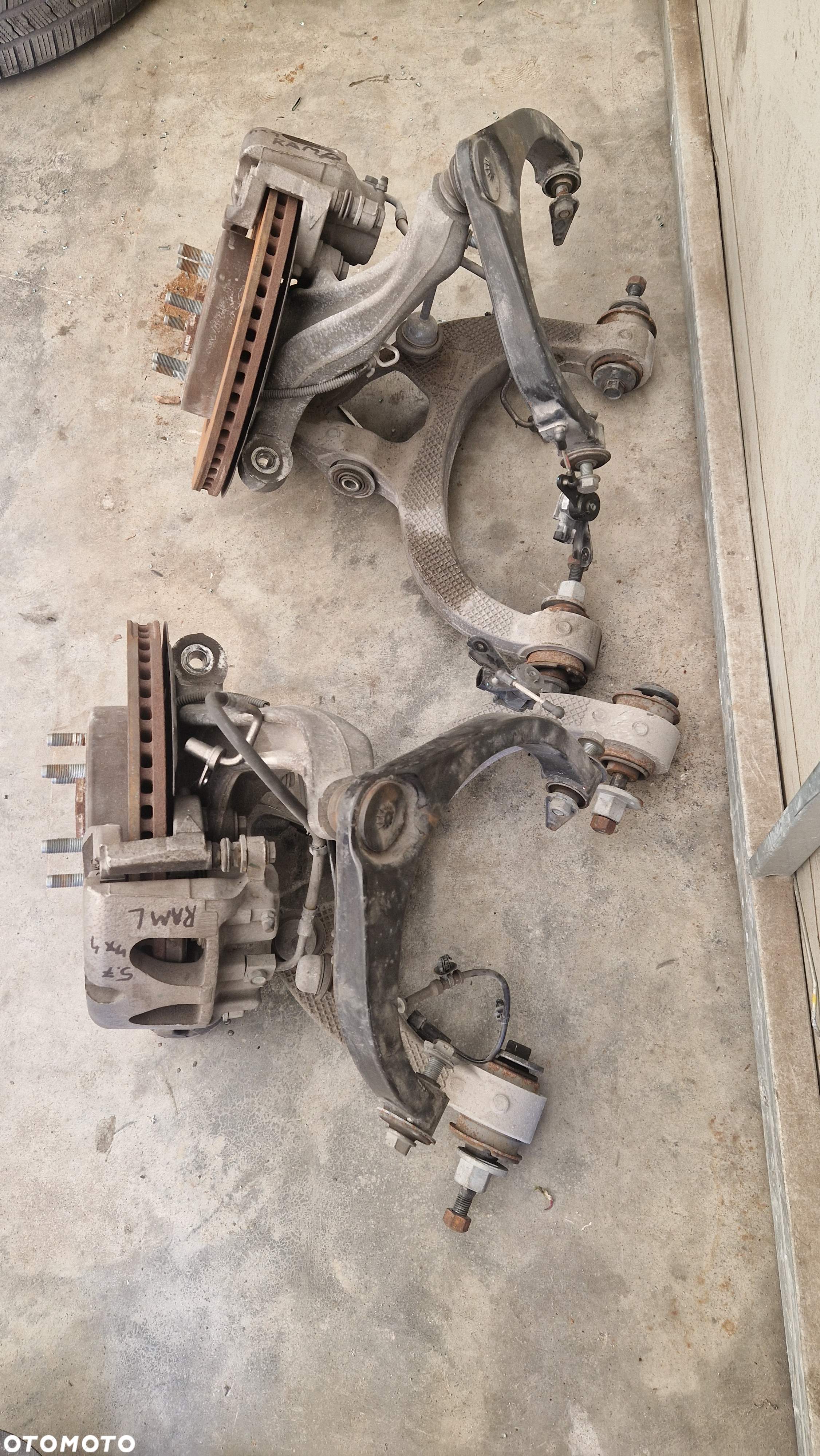 Zawieszenie przód Ram V 19-  5.7 hemi 4x4 - 2