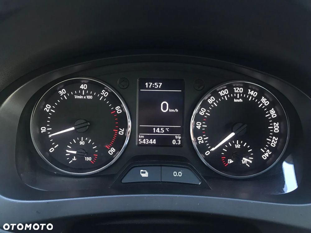 Skoda RAPID 1.2 TSI Edition - 26
