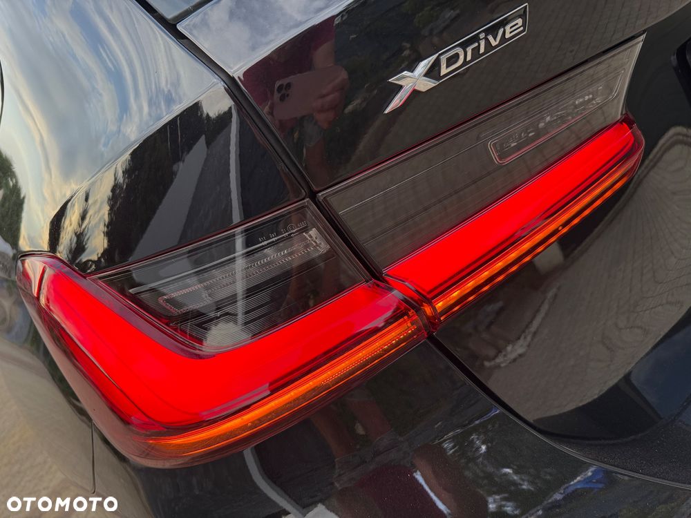 BMW Seria 3 330i xDrive M Sport - 13