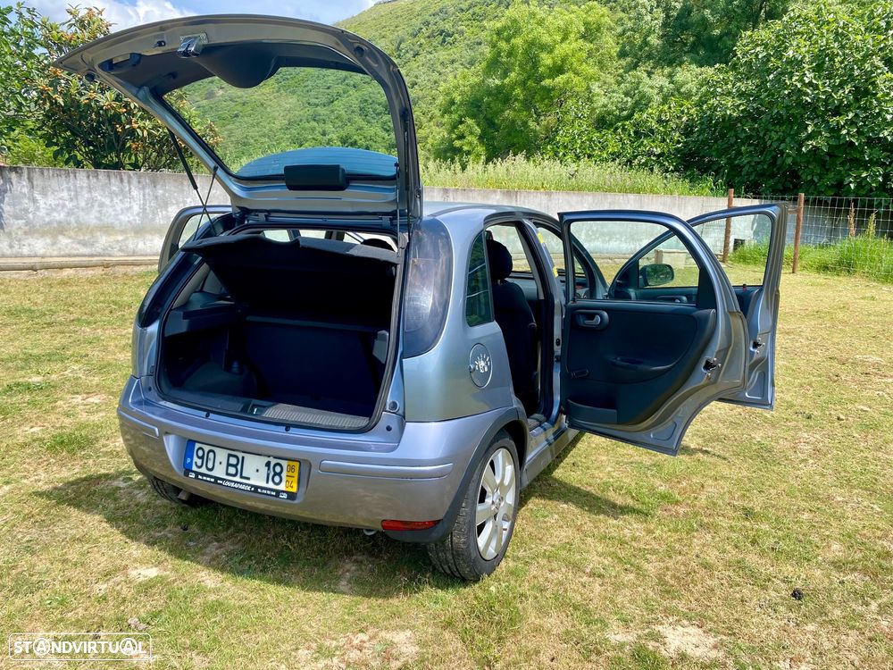 Opel Corsa 1.2 16V Cosmo - 5