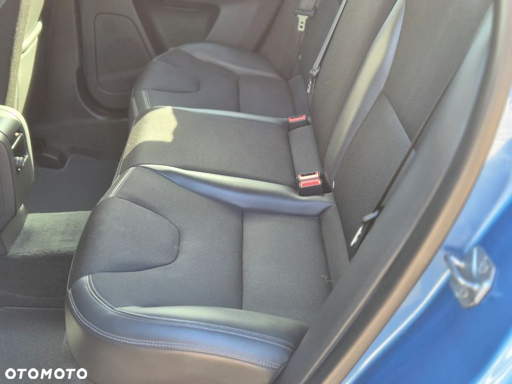 Volvo XC 60 D3 Drive-E Momentum - 16