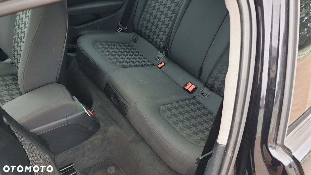 Audi A3 3-drzwiowe 1.6 TDI DPF Attraction - 19