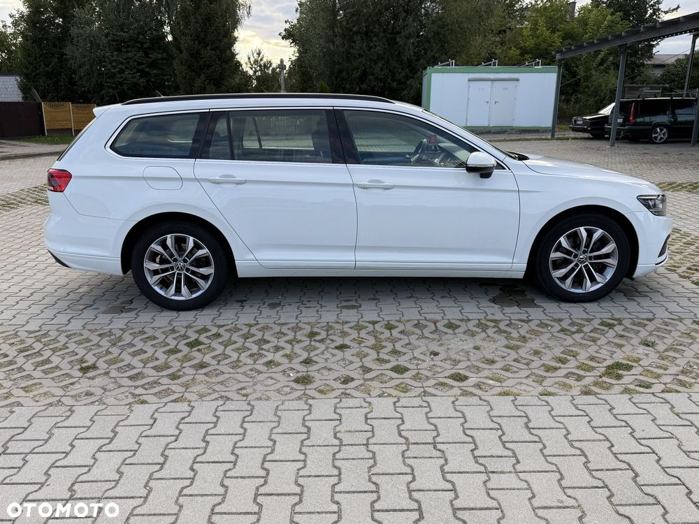 Volkswagen Passat - 4