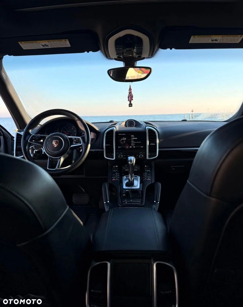 Porsche Cayenne Platinum Edition - 8