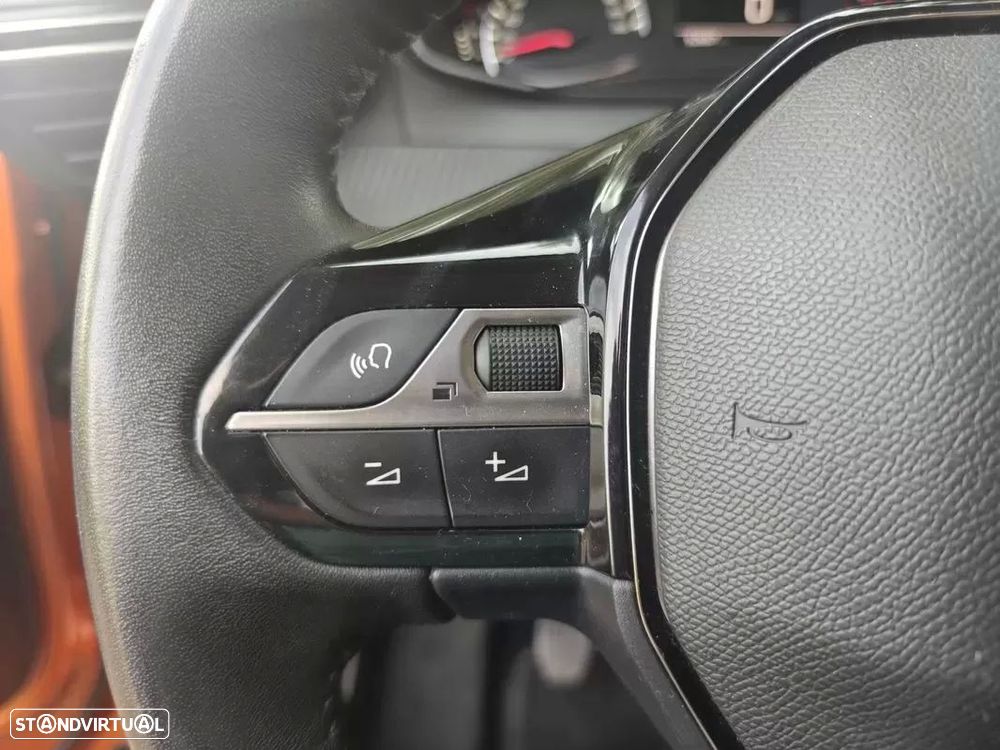 Peugeot 2008 1.2 PureTech Active Pack — fotografia 29