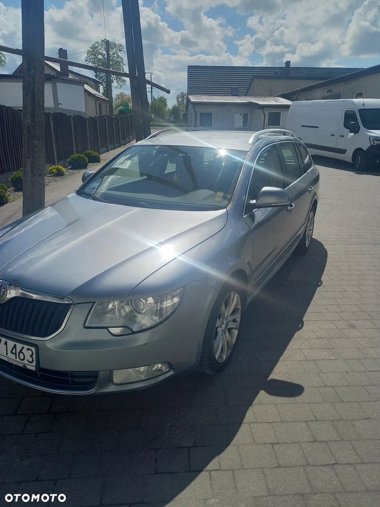 Skoda Superb 2.0 TDI Comfort DSG - 11
