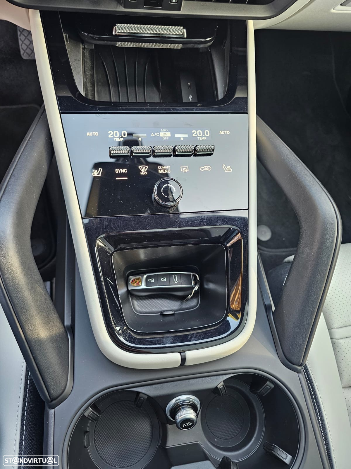 Porsche Cayenne Coupé E-Hybrid - 17