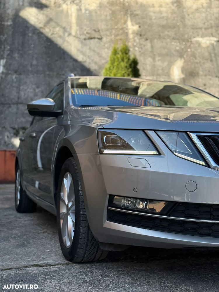 Skoda Octavia 1.6 TDI DPF DSG Ambiente - 37