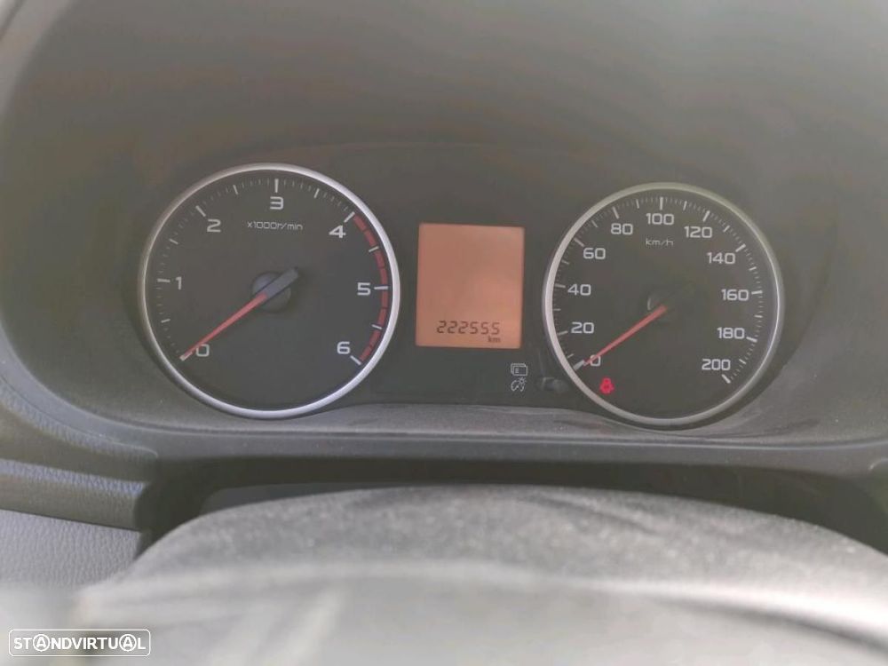 Mitsubishi L200 2.4 DI-D Club 4WD c/iva - 3