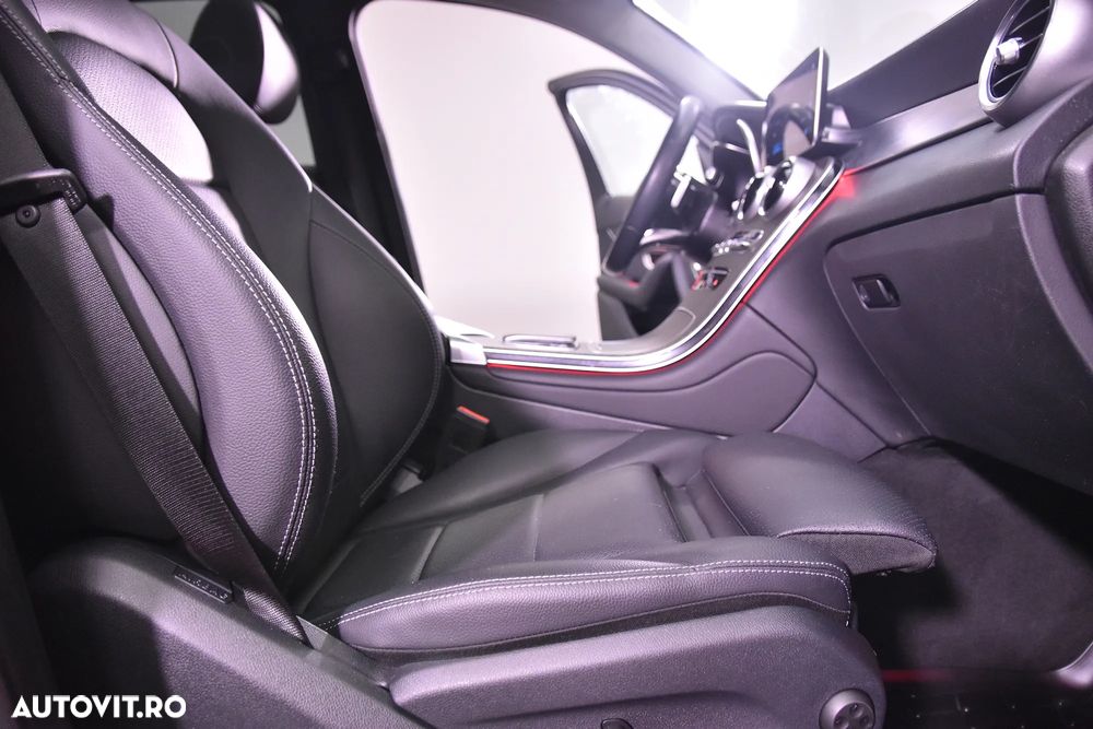 Mercedes-Benz GLC 300 de 4Matic 9G-TRONIC AMG Line Plus - 11