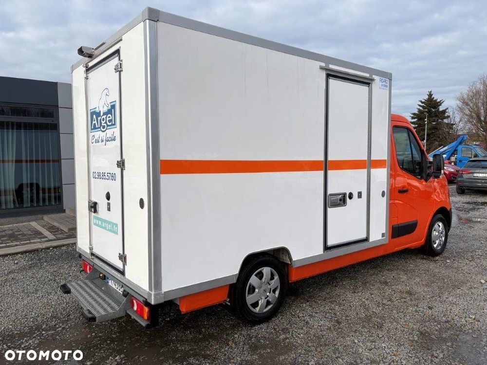 Nissan NV400 - 4