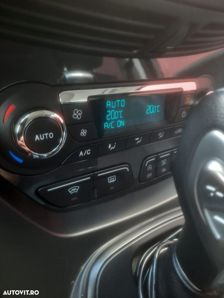 Ford Kuga - 19