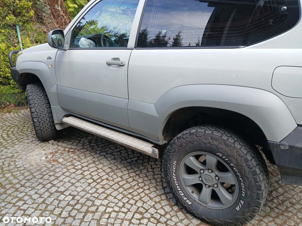 Toyota Land Cruiser - 4