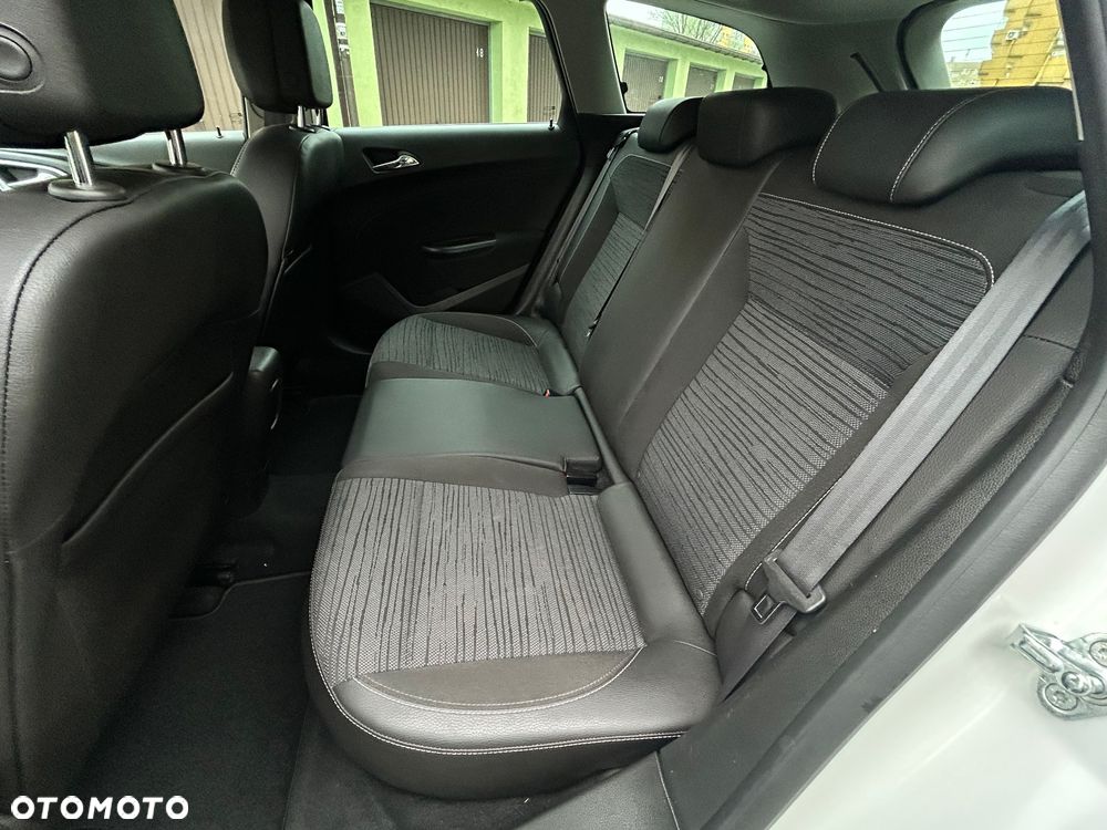 Opel Astra 1.4 Turbo Style - 20