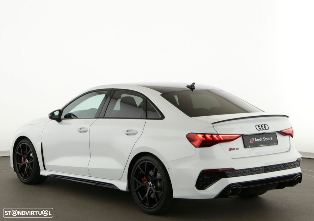 Audi RS3 Limousine - 4