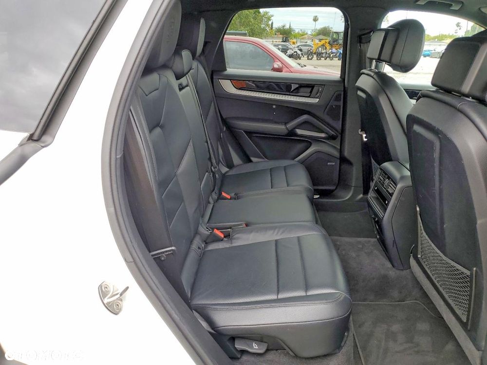 Porsche Cayenne Tiptronic S - 12