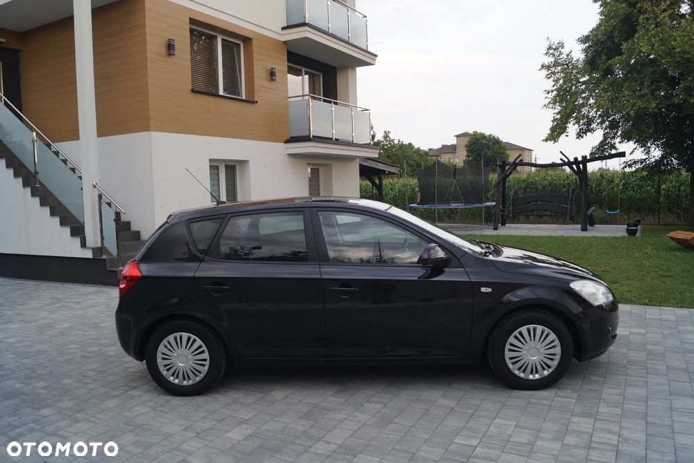 Kia Ceed - 39