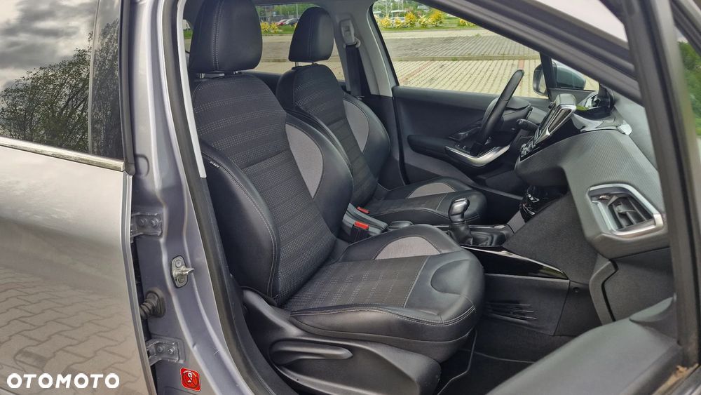 Peugeot 2008 1.6 e-HDi Allure S&S - 20