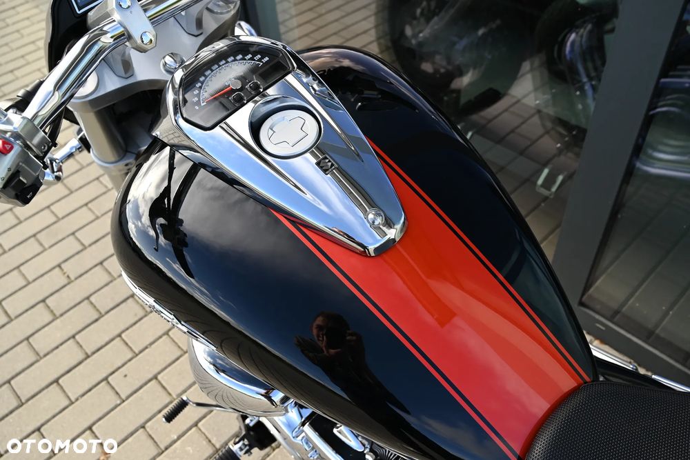Suzuki Intruder - 30