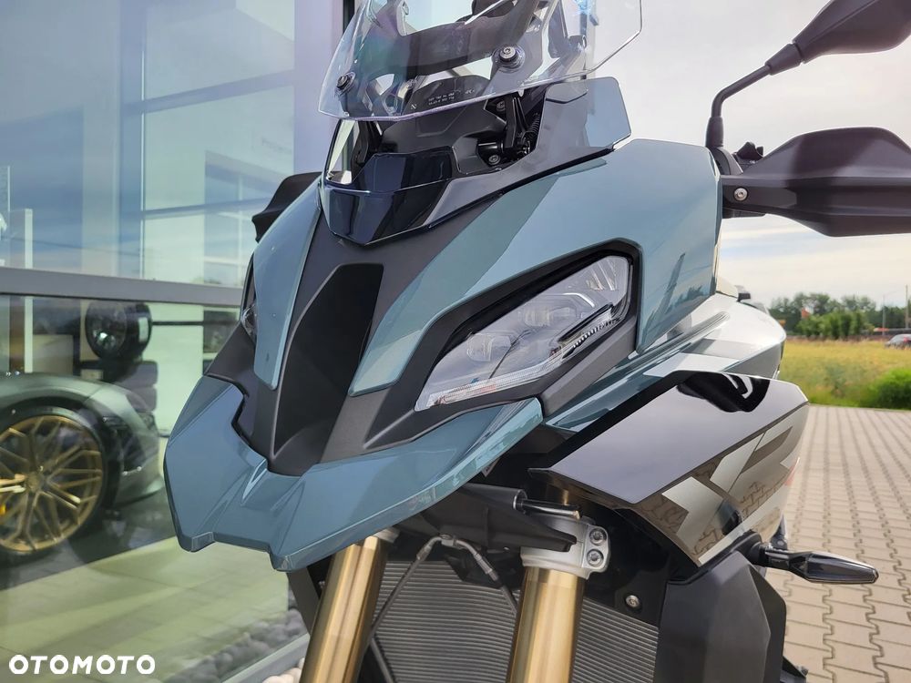 BMW XR - 19