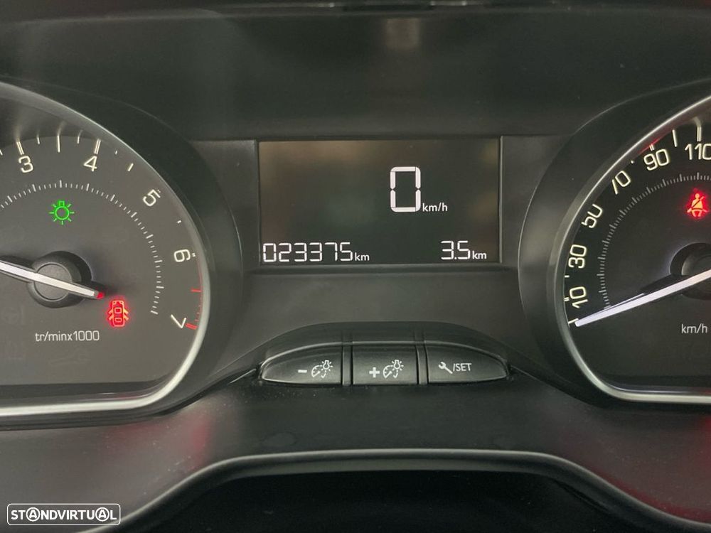 Peugeot 2008 1.2 PureTech Signature - 9