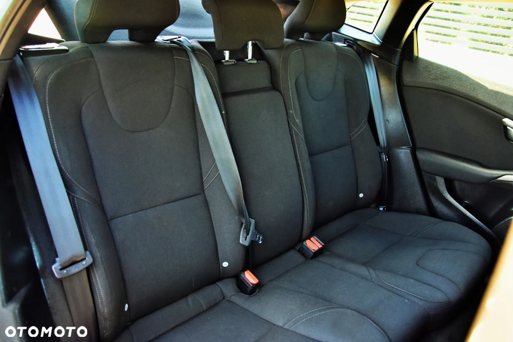 Volvo V40 D2 Momentum - 22
