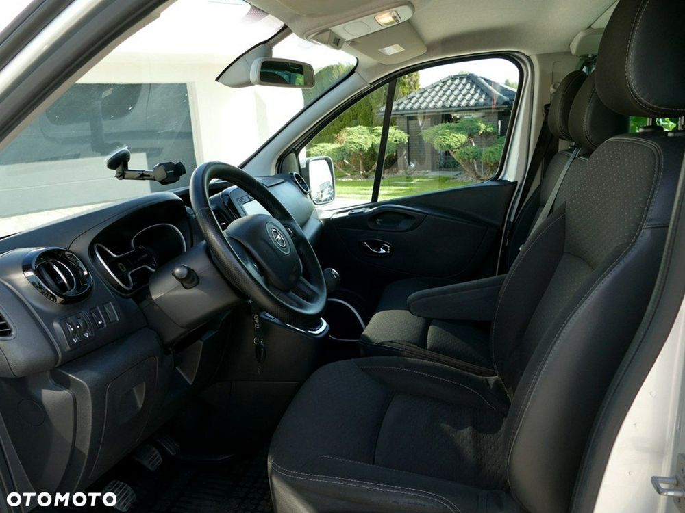 Opel Vivaro - 17