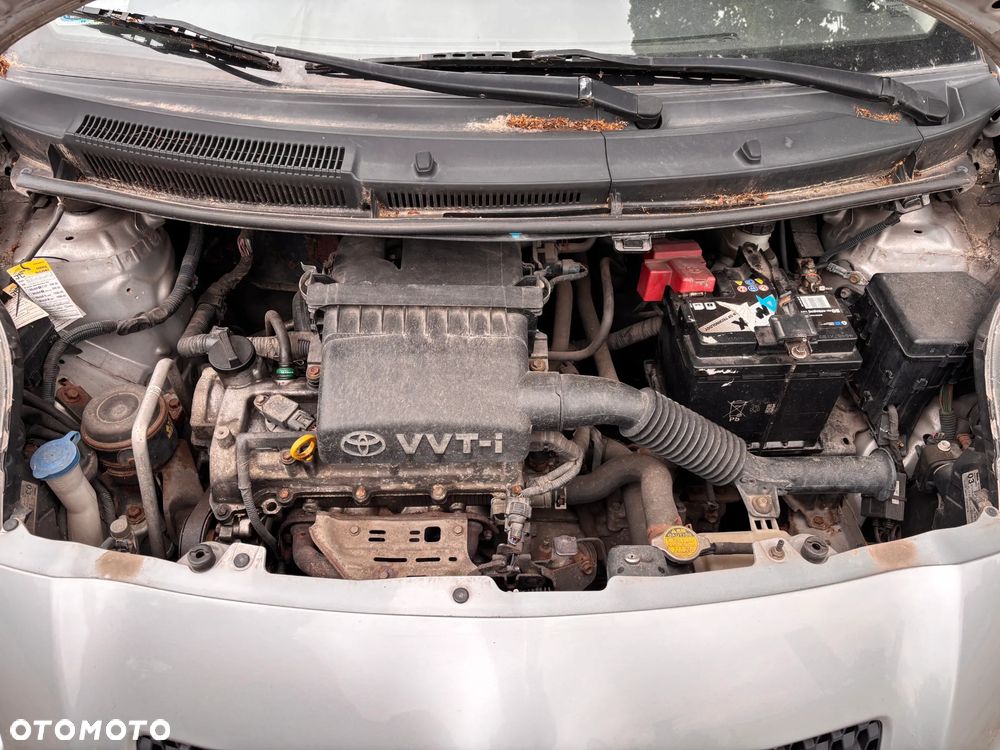 Toyota Yaris - 11