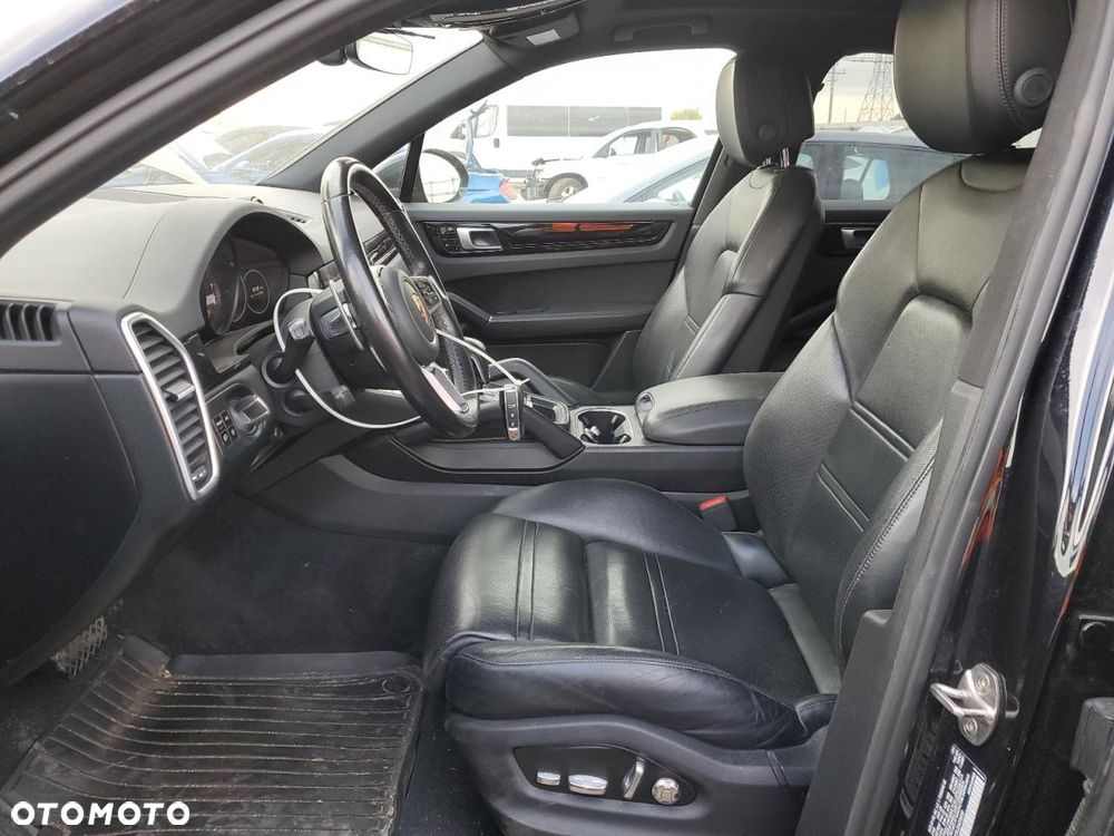 Porsche Cayenne - 7
