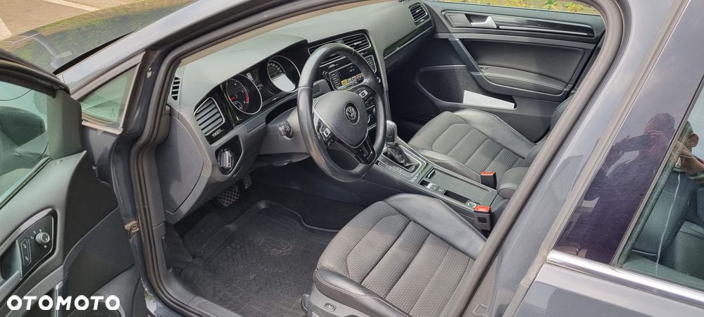 Volkswagen Golf - 11