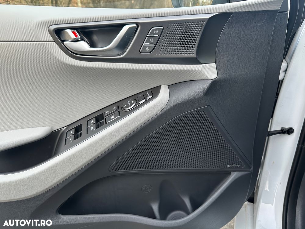 Hyundai IONIQ Plug-in-Hybrid 1.6 GDI Premium - 13