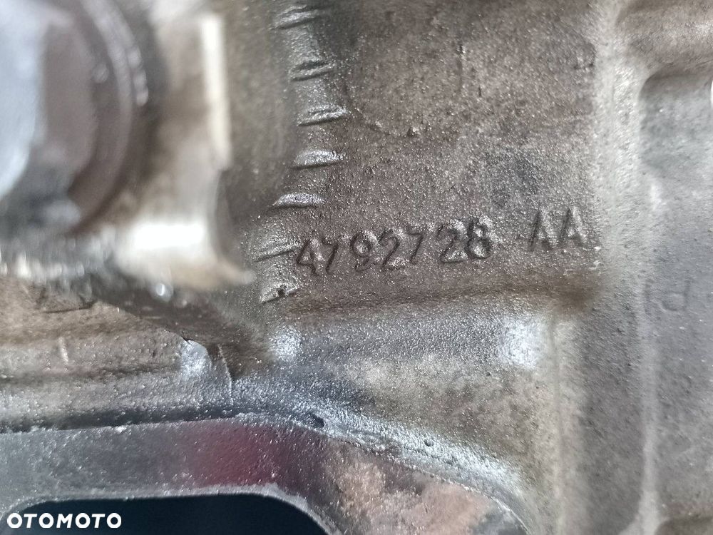 GŁOWICA LEWA CHRYSLER PACIFICA 4792728AA 3.5 V6 - 4