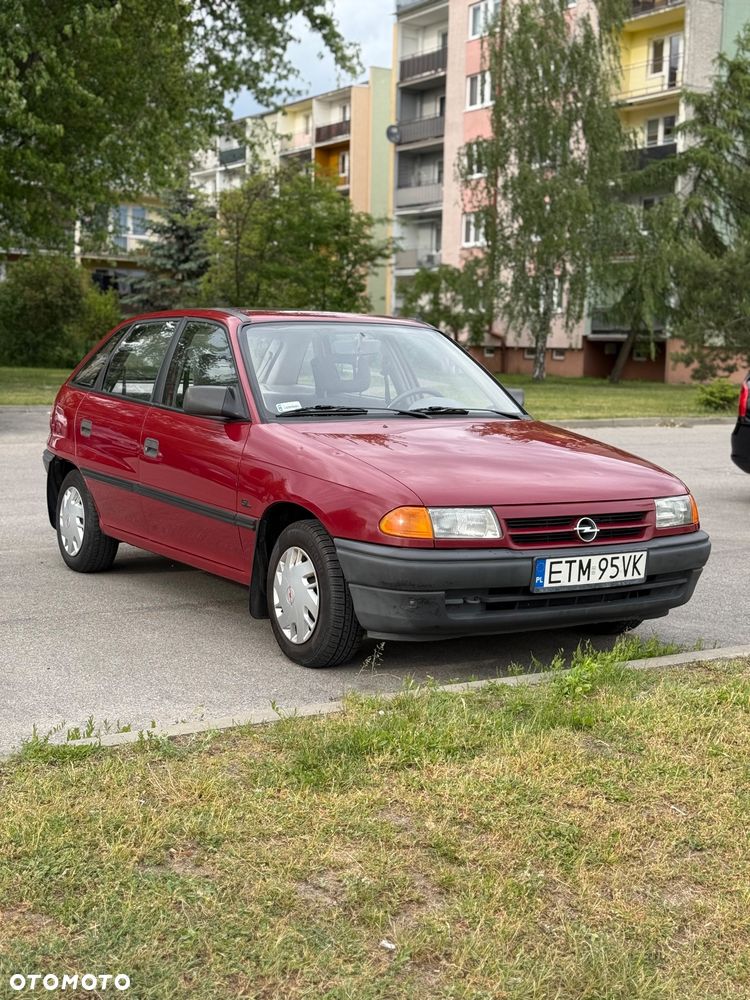Opel Astra 1.6 GL - 2