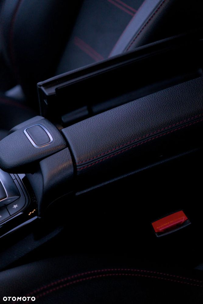Mercedes-Benz CLA 180 AMG Line - 25