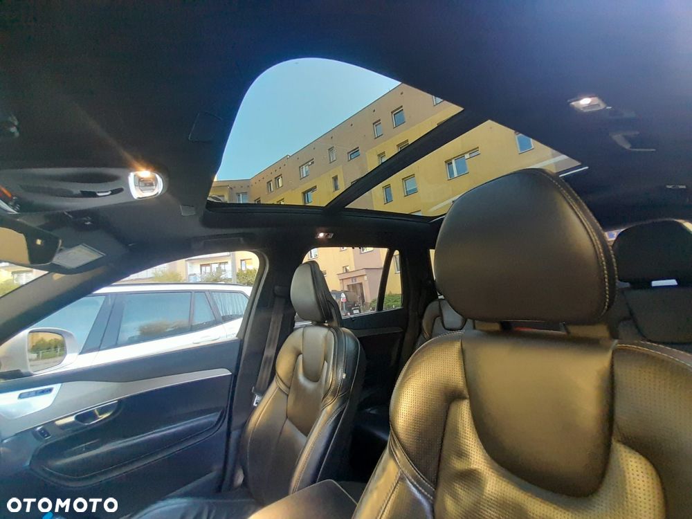 Volvo XC 90 - 25