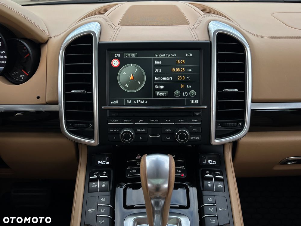 Porsche Cayenne Diesel Platinum Edition - 31