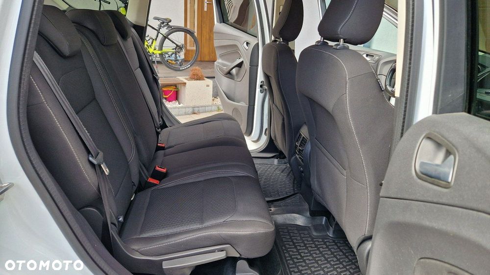 Ford Kuga - 13