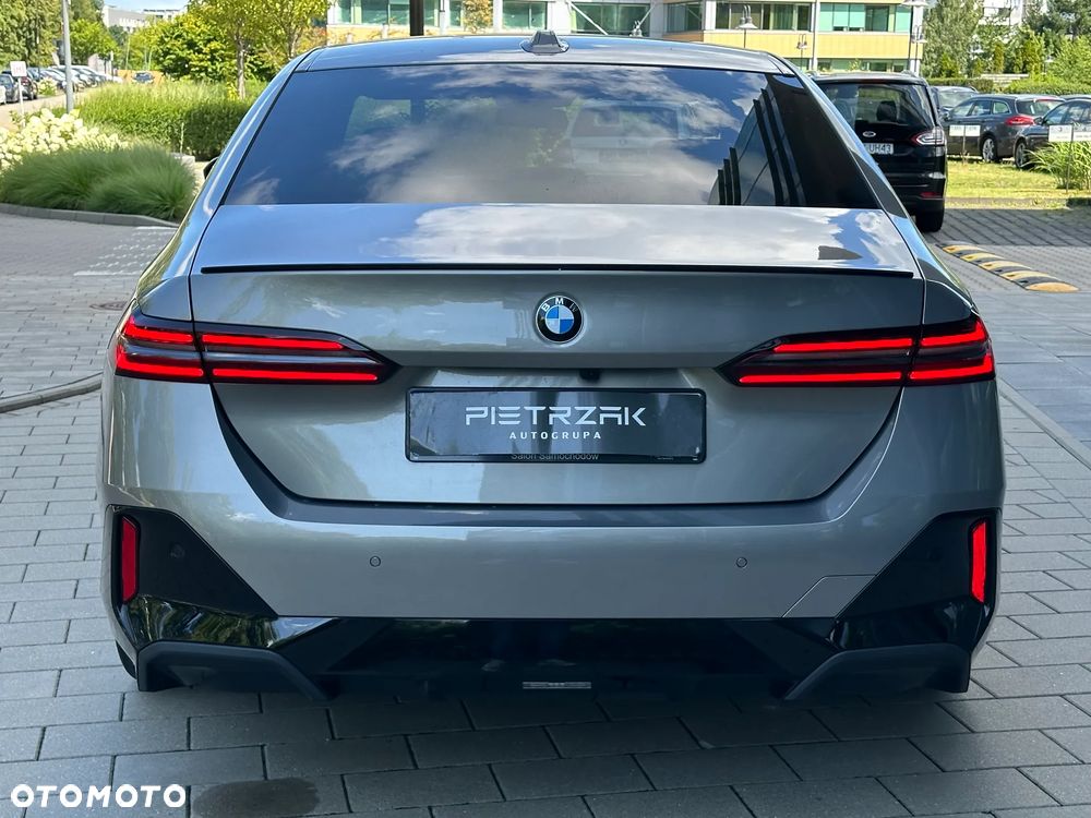 BMW Seria 5 520d xDrive mHEV M Sport - 10