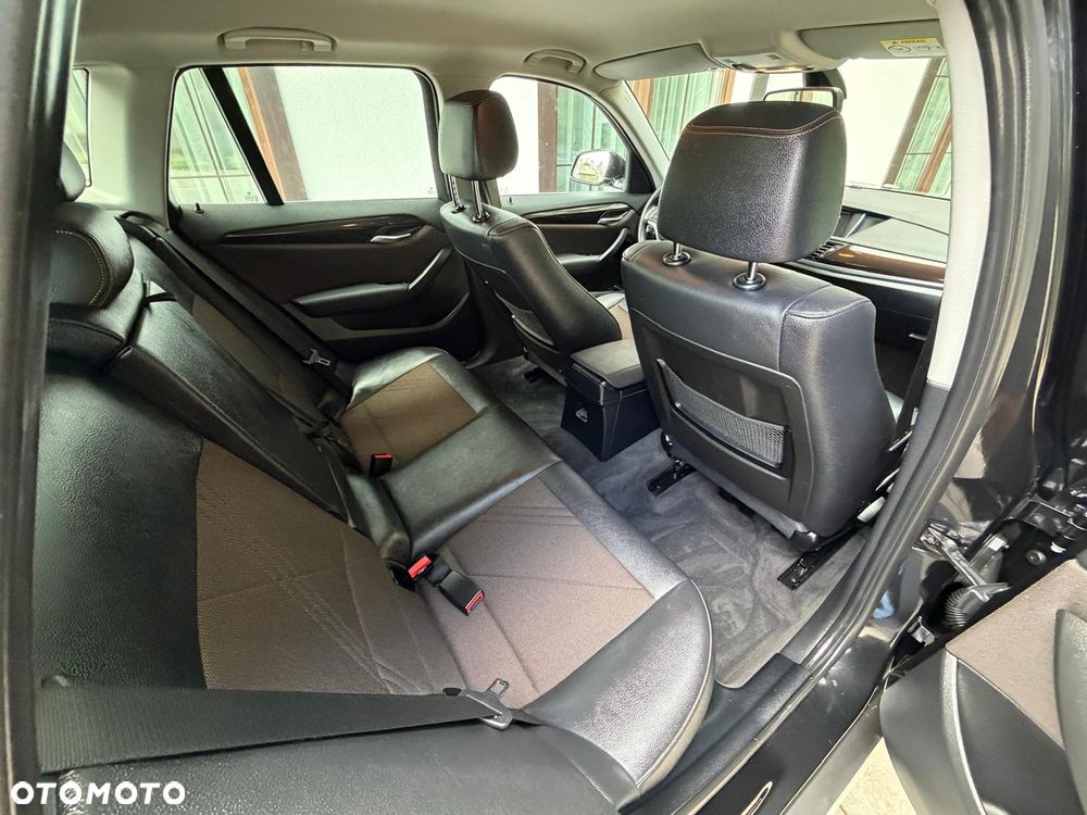BMW X1 sDrive18d xLine - 34